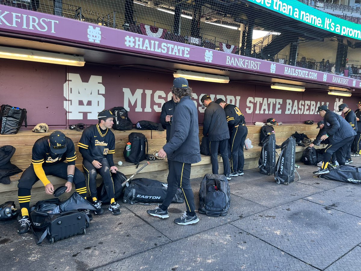 Andy Fee tweet media