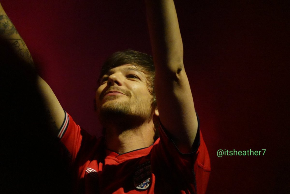 I vote #Louies for #BestFanArmy at the #iHeartAwards