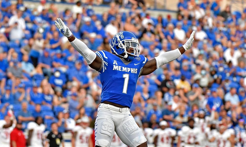 Blessed to receive a offer from my dream school University of Memphis 🔵⚪️🐅 AG2G🙏🏽<a href="/MemphisFB/">Memphis Football</a> <a href="/CoachClark3/">Charles Clark</a> <a href="/AnthonyJonesFB/">Anthony Jones Jr</a> <a href="/coachwilliamsfb/">Sam Williams</a> <a href="/wyattrogers13/">Wyatt Rogers♠️</a> <a href="/devoteddreamers/">Devoted Dreamers</a>