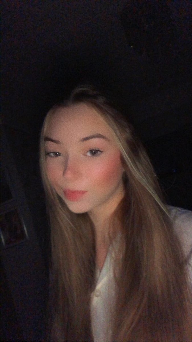 ColaEditz's tweet photo. #SelfiesForFastTimes -the best tsing ever made @SabrinaAnnLynn https://t.co/BXAcBu3sMU