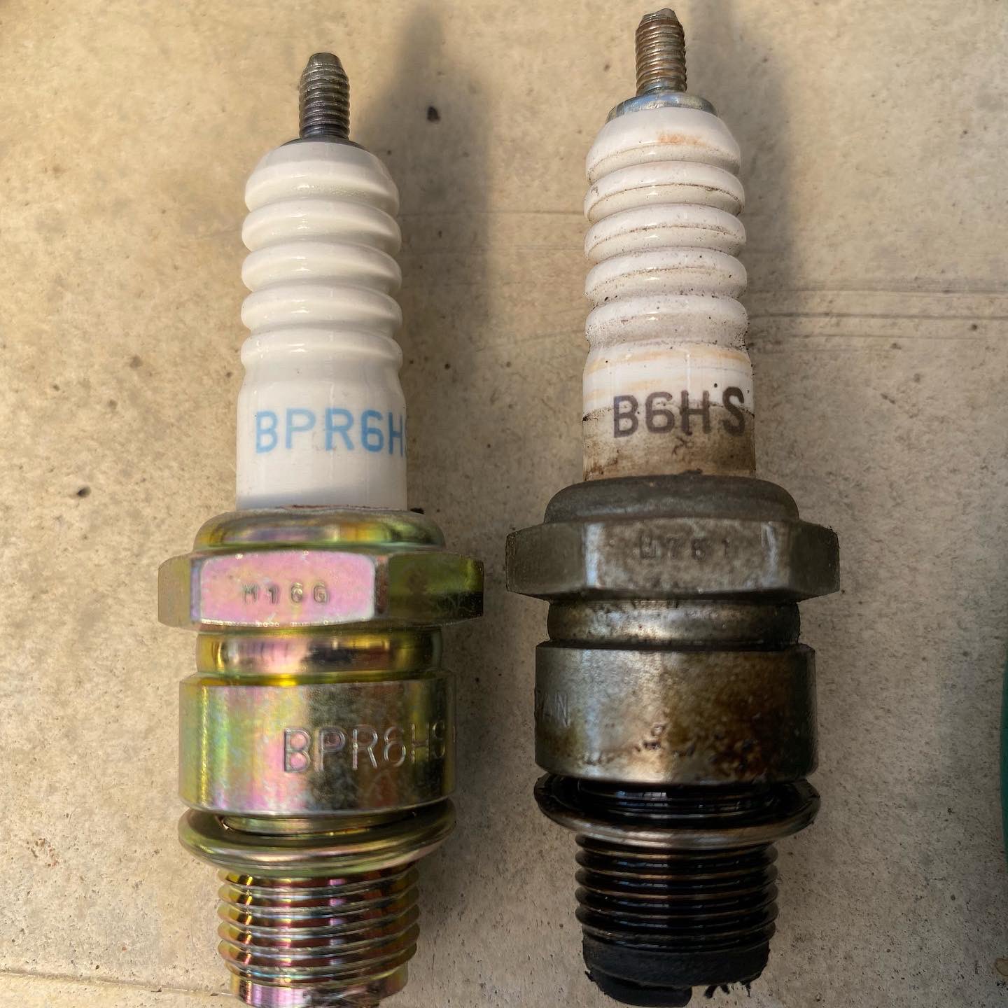 Toshihiko Kaneko 500の点火プラグをb6hsから手持ちのbpr6hsに交換したけど Wiki読んだら火花 的には弱い Fiat500 フィアット500 チンク チンクエチェント Fiat フィアット T Co Nctnbhqcsh Twitter