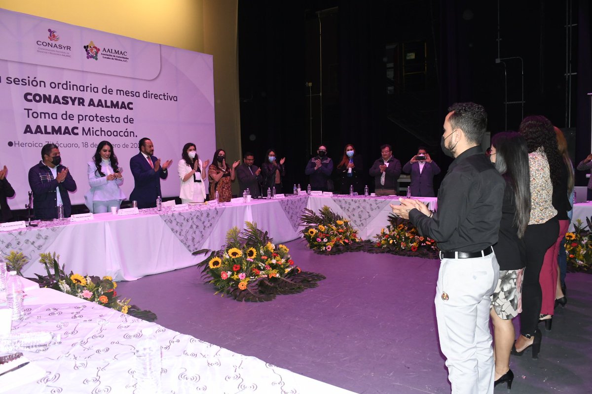 AALMAC_Mx's tweet photo. Felicidades a las y los regidores y síndicos que tomaron protesta como integrantes de Conasyr-Michoacán y nuestro agradecimiento al regidor Ulises Romero y a la regidora Catalina Arguello del municipio de #Zitácuaro, por su colaboración y hospitalidad.

#SomosAALMAC https://t.co/sJ3l0lfNWg