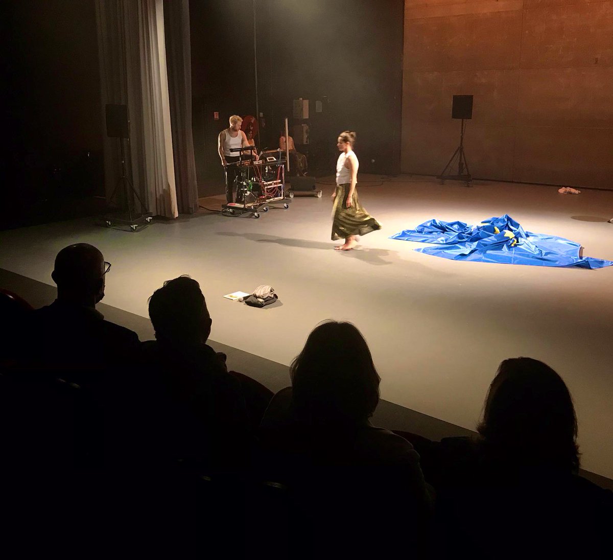 Cet après-midi, échanges avec les équipes du <a href="/lephenix_sn/">le Phénix</a>, en compagnie d’<a href="/aurore_colson/">Aurore Colson</a>  et @Gondy9732143, sur les engagements d’un grand lieu de #culture des <a href="/hautsdefrance/">Région Hauts-de-France</a>, ancré dans son territoire et tourné vers l’eurorégion et l’international.
#création #diffusion #EAC