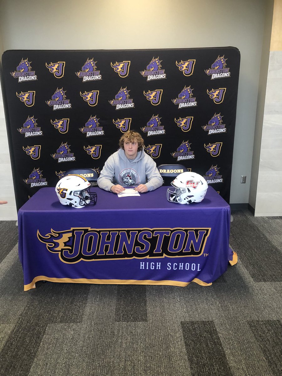 Congratulations to Jackson Mueller and his family on signing with Grandview University to continue his football career! You truly left your mark on this program! #DragonEdge