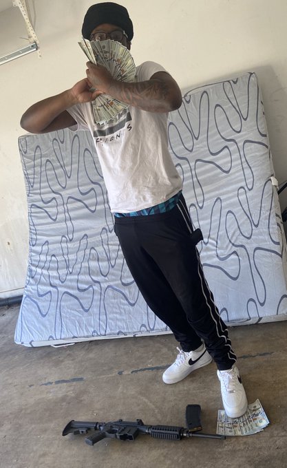 King Nut Dropper💭 - 2 pic. Don’t Tell Me Be Humble I Patiently Waited! 🅿️ https://t.co/U1YRfzKWbx