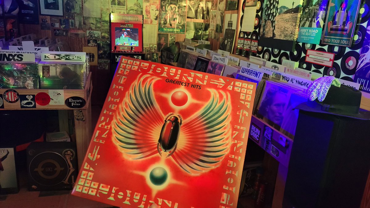 jaxfuneatsdrink's tweet photo. Now spinning #Joruney - Greatest Hits 1 https://t.co/r9vnUwt5Et