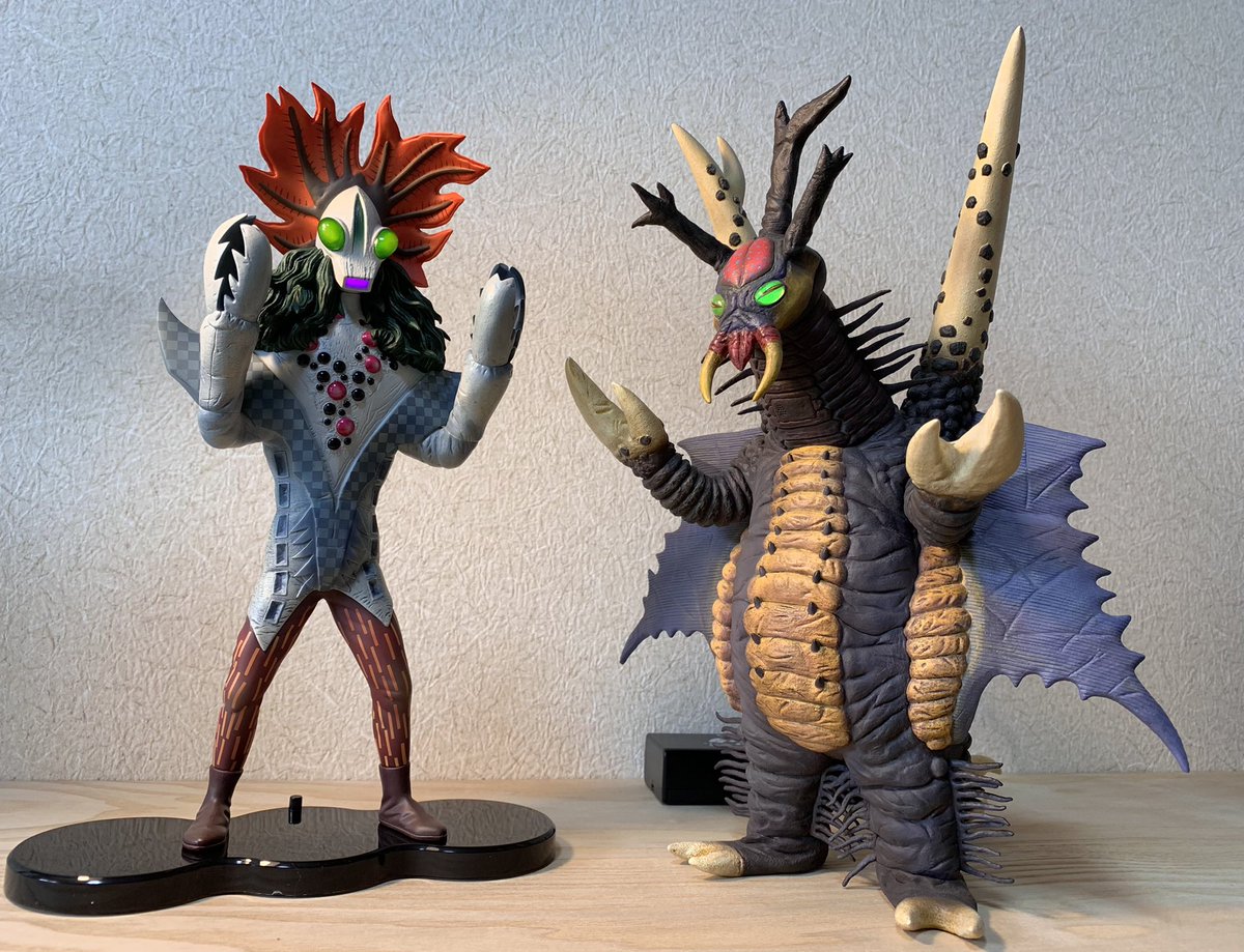 ギロン人が届いた😎 すぐに棚に配置 #エクスプラス大怪獣シリーズ