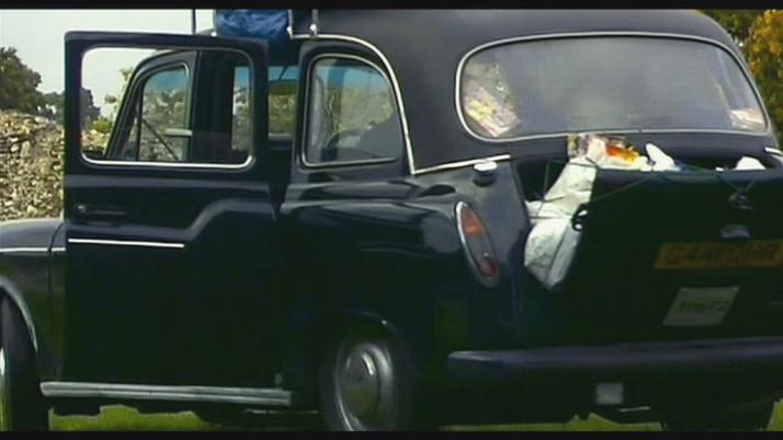 CarsInMedia's tweet photo. 28 Days Later (2002)

1989 LTI Fairway https://t.co/zWCJuub6AY