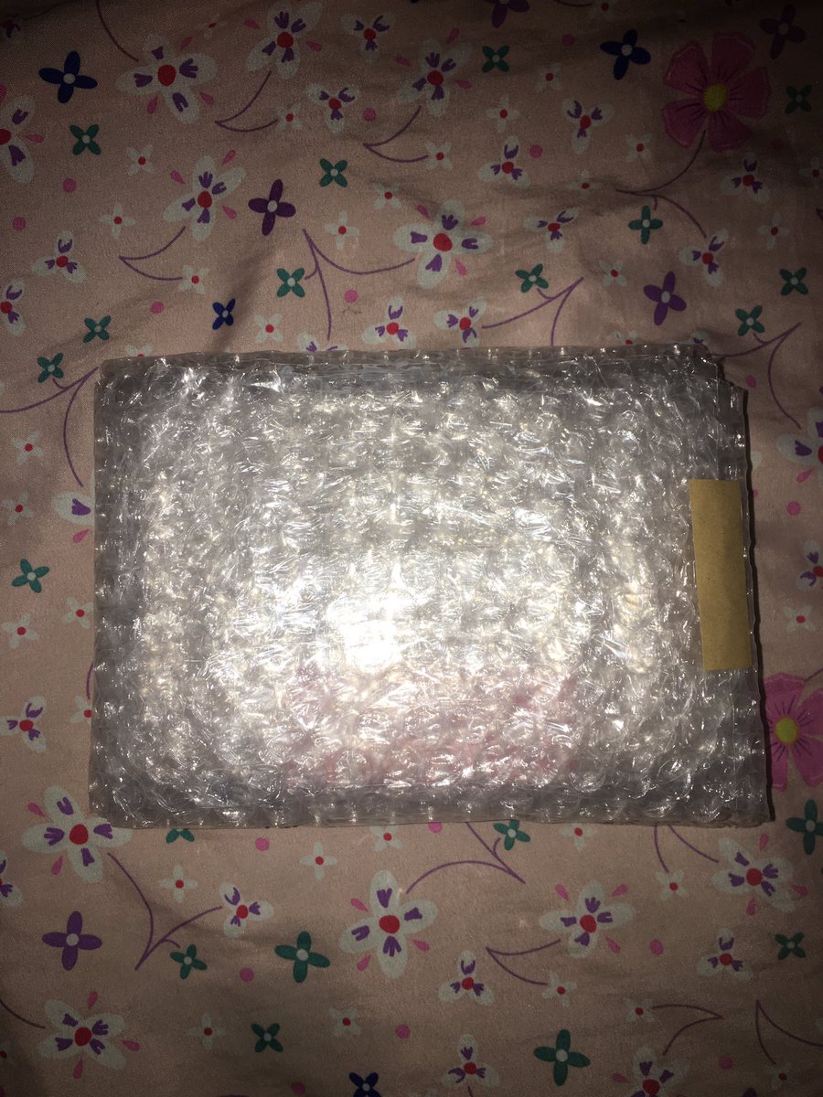 Tooricart07's tweet photo. From: @heefries
My Sunghoon arrived today safely. Thank you for the secured packaging and sa chocolate djwkdk !!💗
#heefriesfeedback https://t.co/07IJAPFUMV
