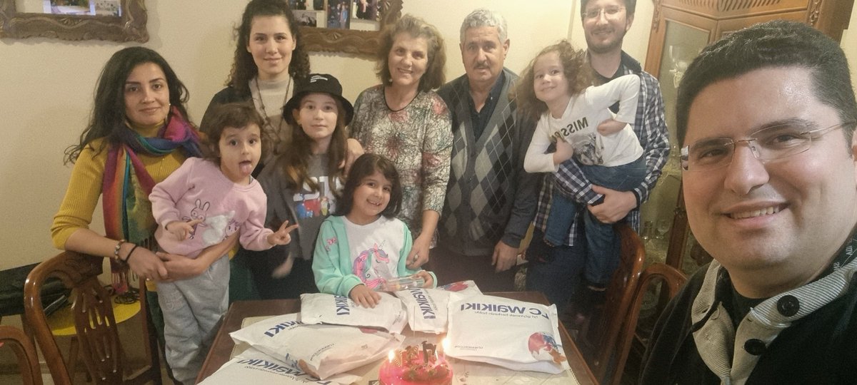 Doğum günün kutlu olsun "Enver Tuksal" Seni seviyoruz #Pendik 'in Enver Abisi, bizim içim müthiş baba, Pendik Lisesi Camiası için efsane Kaptan, Gazetecilik camiasi icin önemli bir gazeteci, Halk Oyunları camiası için büyük Başkan, Sivil Toplum Kuruluşları için bir yol gösteren..