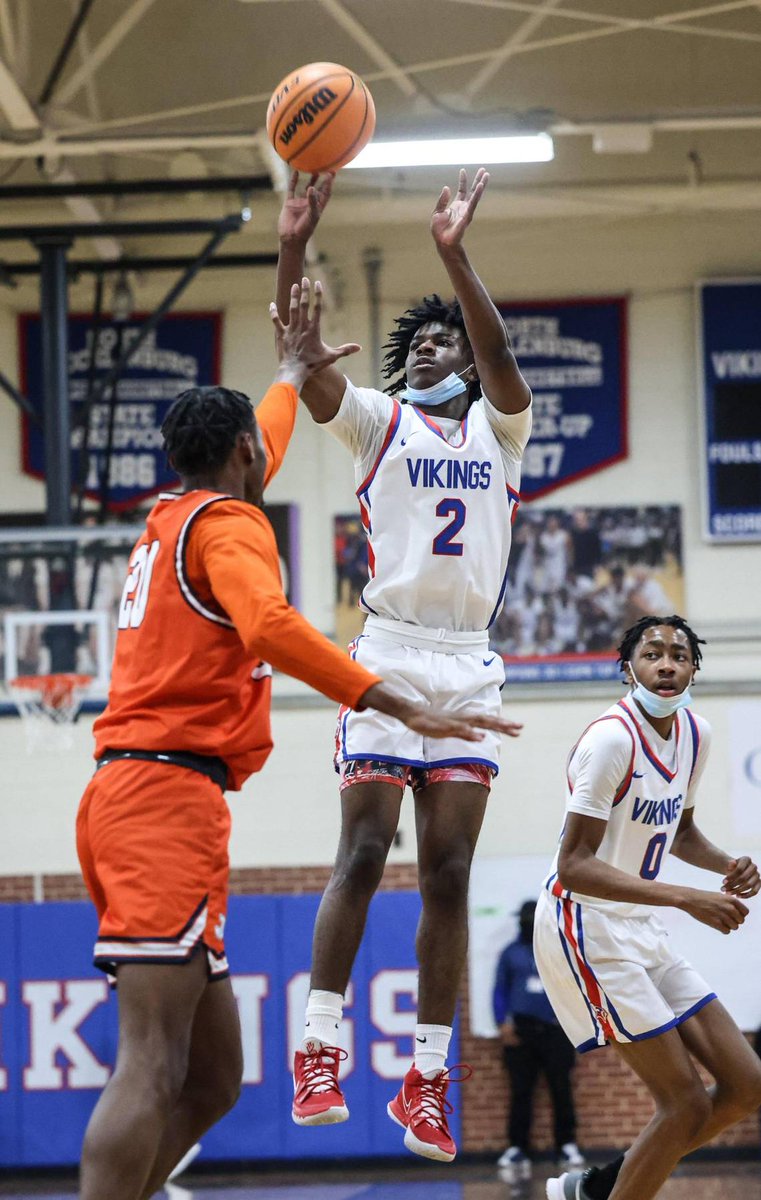 Friday's #BIG5 Top Performers

👉Logan Blair, @huhs_mbb 
👉AJ Cook, <a href="/dubboysbball/">Weddington Warriors Boys Basketball</a> 
👉Jordan Crawford, @NorthMeckBall (👇)
👉Evan Presnell, <a href="/AlexCentralHS/">Alexander Central HS</a> 
👉Davis Wagner, @LNHS_Athletics 

READ: bit.ly/34SxSdI