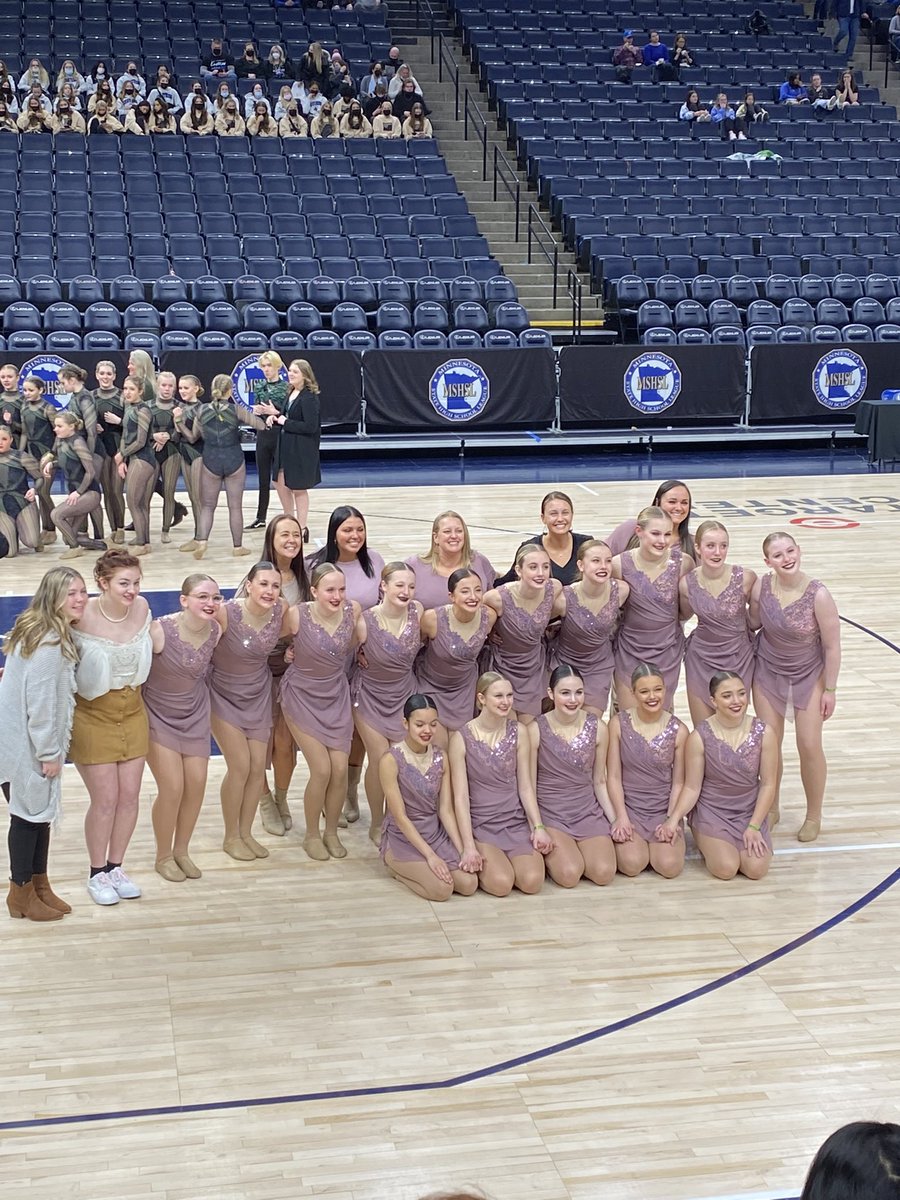 CFHS_Activities's tweet photo. Congratulations on a tremendous performance at State Jazz!! Can’t wait for State Kick tomorrow!! @bomberdanceteam https://t.co/HLuUBARfsU