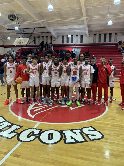 RoddBaxley's tweet photo. 🏀 BBB FINAL: Seventy-First 53, Lumberton 51. James Scott with a tip-in to beat the buzzer.
#TheRealTony’s Falcons sweep the United 8 Conference titles #run910
S/O to @EddieFordIV for the updates and photo! https://t.co/X8JLOSi0ld