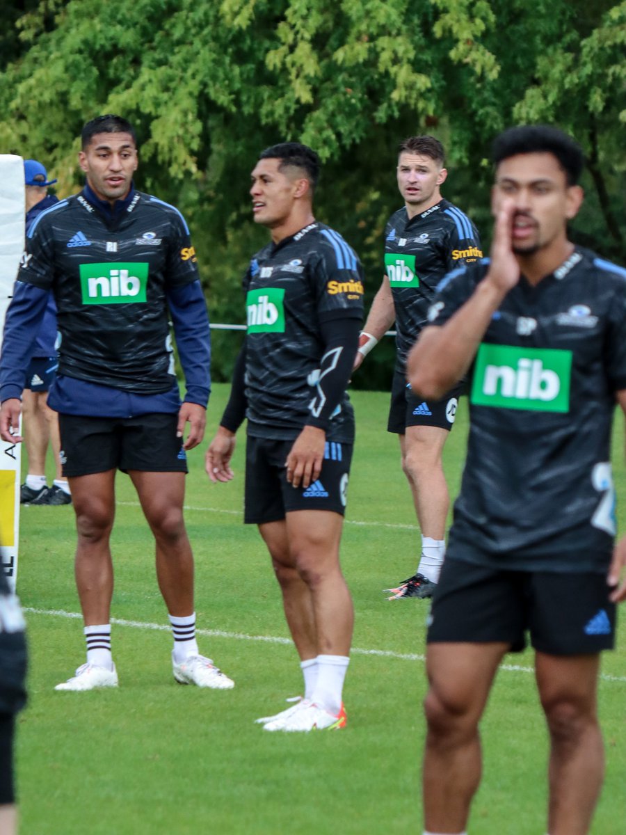 BluesRugbyTeam's tweet photo. That’s a Niiiicey backline 😍 https://t.co/UKeYuxJkIO