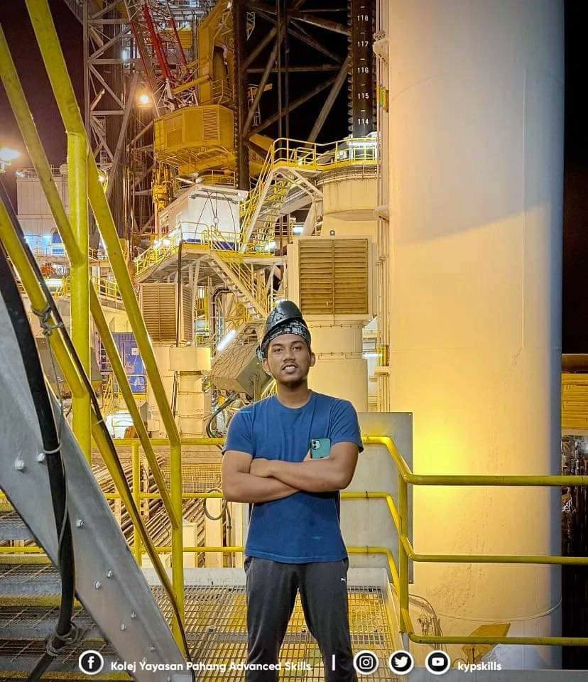 YPSkills's tweet photo. #KYPSkills | 𝗝𝗔𝗠𝗜𝗡𝗔𝗡 𝗣𝗘𝗞𝗘𝗥𝗝𝗔𝗔𝗡 𝘡𝘌𝘙𝘖 𝘛𝘖 𝘏𝘌𝘙𝘖.👷‍♂���

Bekas pelatih 𝗢𝗳𝗳𝘀𝗵𝗼𝗿𝗲 𝗠𝗮𝗿𝗶𝗻𝗲 𝗶𝗻 𝗛𝗼𝘀𝗽𝗶𝘁𝗮𝗹𝗶𝘁𝘆 𝗮𝗻𝗱 𝗠𝗮𝗻𝗮𝗴𝗲𝗺𝗲𝗻𝘁 &amp; 𝗠𝗮𝗿𝗶𝘁𝗶𝗺𝗲 𝗖𝗮𝘁𝗲𝗿𝗶𝗻𝗴 𝗮𝗻𝗱 𝗦𝗲𝗿𝘃𝗶𝗰𝗲𝘀 menjejakkan kaki ke medan kerja👷. https://t.co/AxdllV4lkS