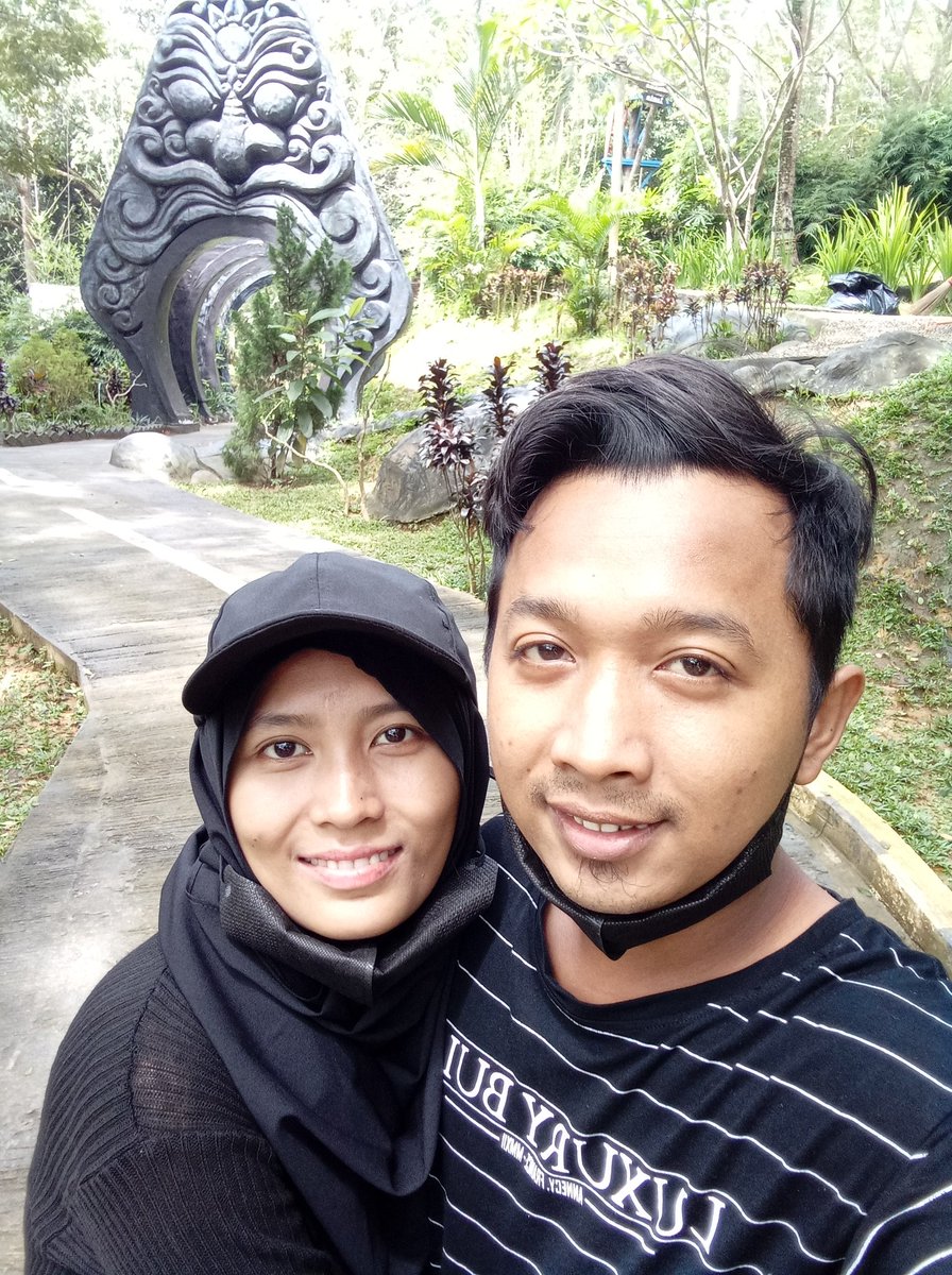 HShahila's tweet photo. Slow, slow hands
Like sweat dripping down our dirty laundry
No, no chance
That I'm leaving here without you on me yeahhhh... https://t.co/ZHoLhDMxuf