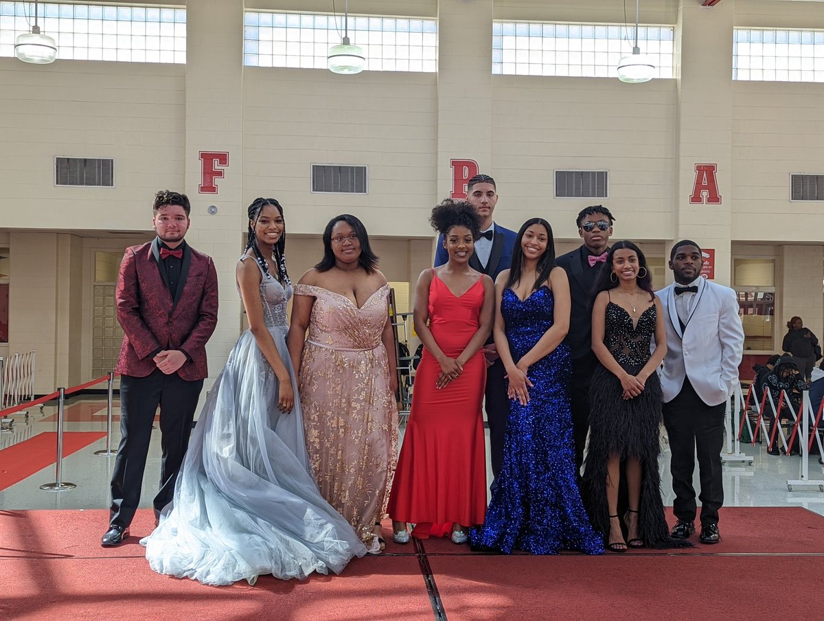 H McFloyd, AP tweet media