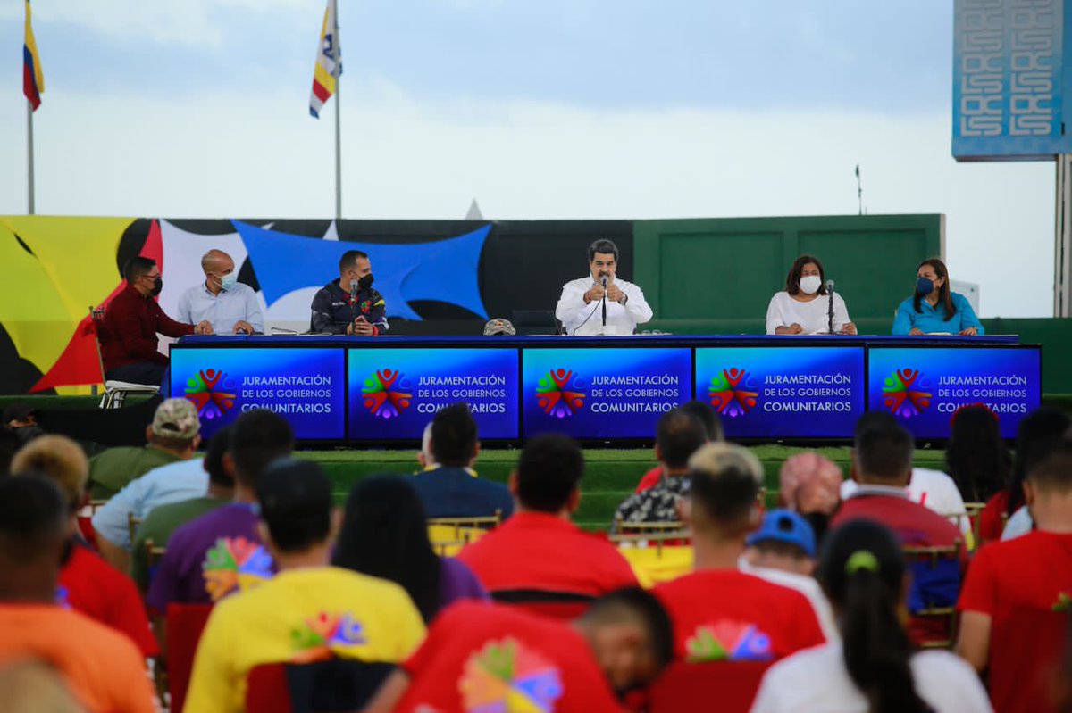 Aprobé el financiamiento de 155 proyectos para La Guaira. Estos planes tendrán un gran impacto en la mejora de los servicios públicos del estado y darán soluciones a las necesidades de nuestra gente. Solo la Revolución tiene la capacidad de resolver los problemas del Pueblo.