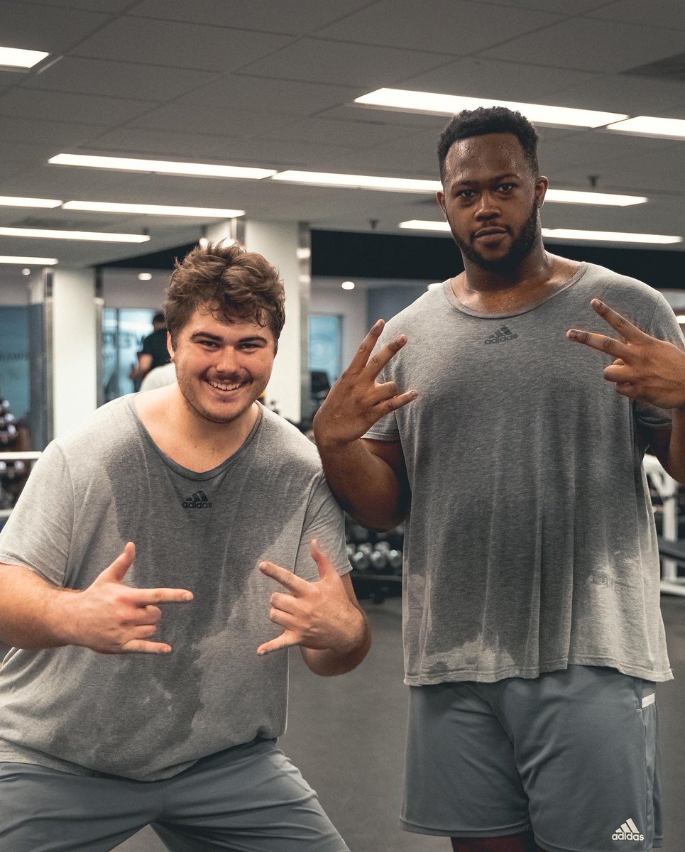 PierceQuick's tweet photo. New colors, new number, same goals. #70 #404 https://t.co/EHJ0uL0M7W