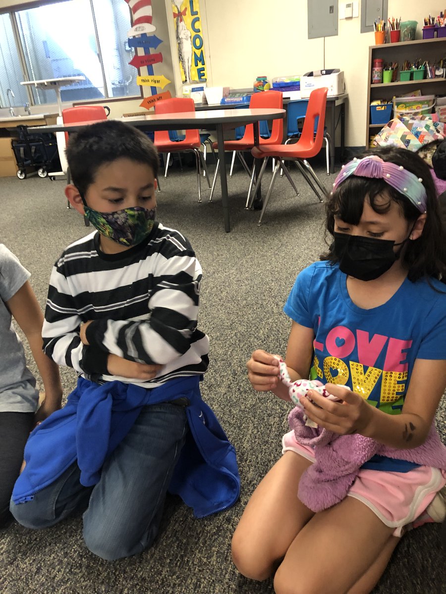AniavesAmanda's tweet photo. 3rd Graders did a lesson on making others feel welcome. It came at the perfect time as they welcomed a new Scholar into their classroom. The students had so many wonderful ideas about how to make sure others feel welcome. #HUSDPremier #HemetLearnsTogether #husdtogetheragain https://t.co/UXqwWQgVGl