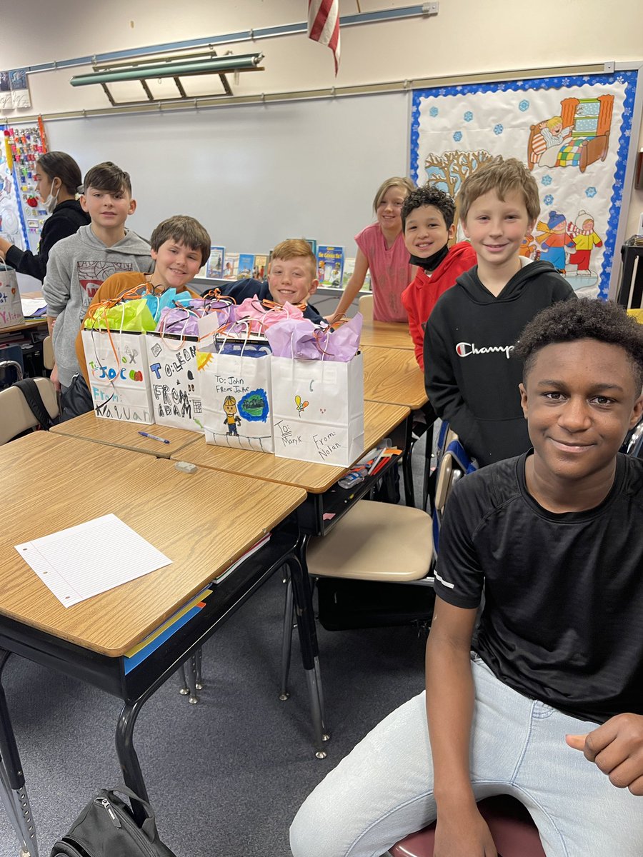 NASDTechCoach's tweet photo. It was rewarding to support Mr.Steven’s 5th-grade class @nasdborough. Students were busy writing letters to their PaperPals residing at a local nursing home &amp; making winter care packages. Their senior PaperPals shared some great advice. @MStevensNASD #kkidpride #kkidslearn https://t.co/sV2HXMqwNI