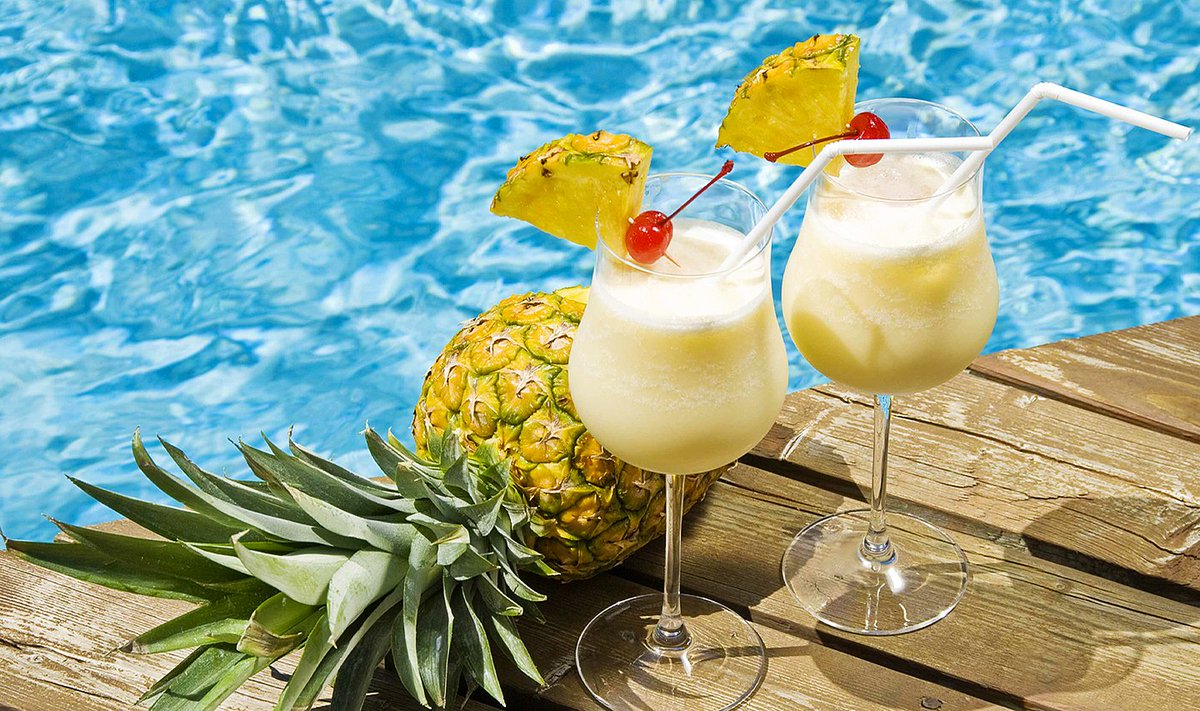 DRgotsoul's tweet image. #foodblog  The Brugal Rum Piña Colada 🍹🥥 

Lift your mood with this light alcoholic drink! Make w/ Brugal or a rum of your choice. Delicious &amp;amp; satisfying. Share w/ friends or unwind alone. 

#PiñaColada  #BrugalRum 

 dominicansoul.com/pina_colada.ht…