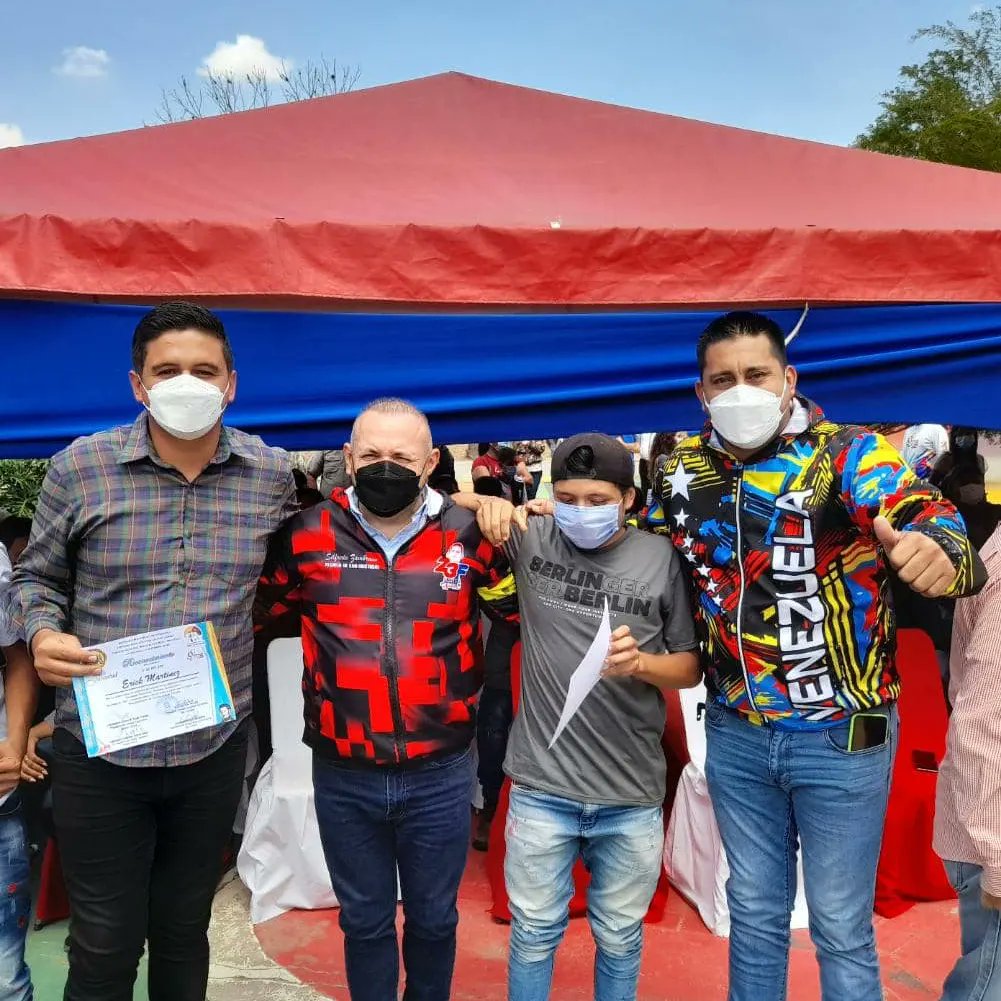 Erick_MarJ's tweet photo. De mano de mi Hermano Dip.  Leonard Triana hoy recibimos reconocimiento de parte del consejo legislativo del Estado Táchira al conmemorarse  208 años de la batalla de la juventud. https://t.co/uWU5ng3QPW