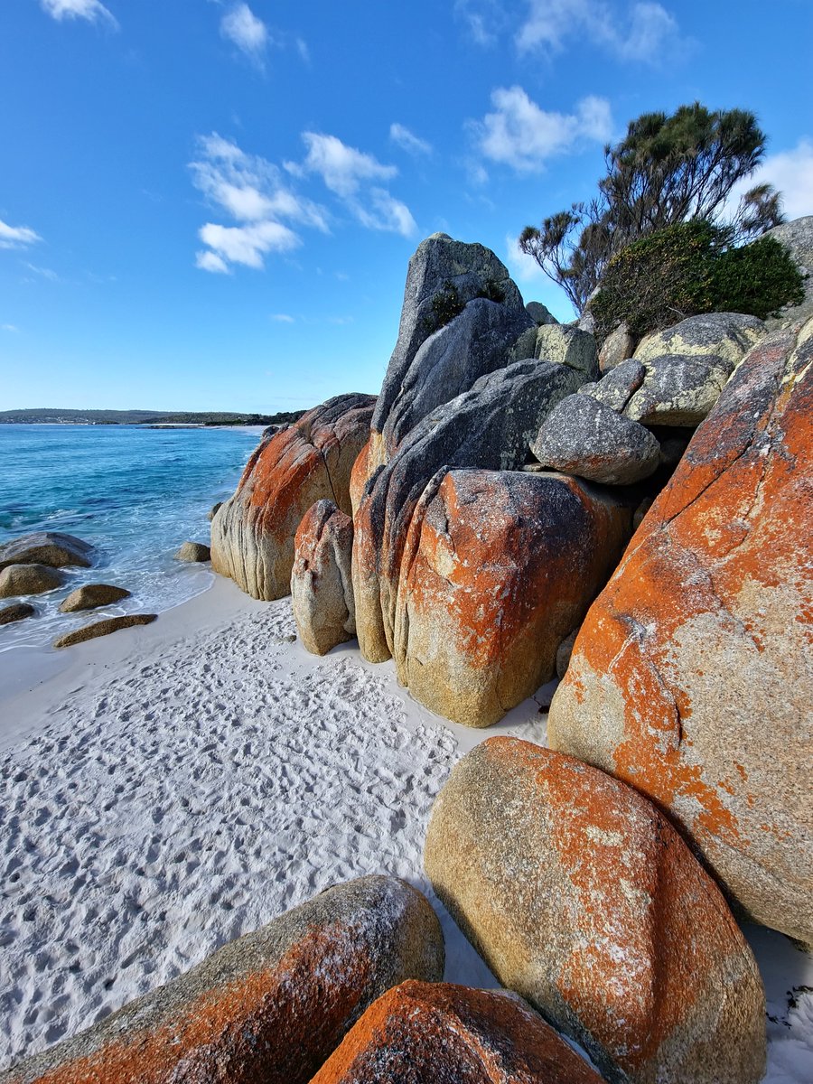 Beautiful this morning down at the Bay of Fires. Enjoy your weekend!
