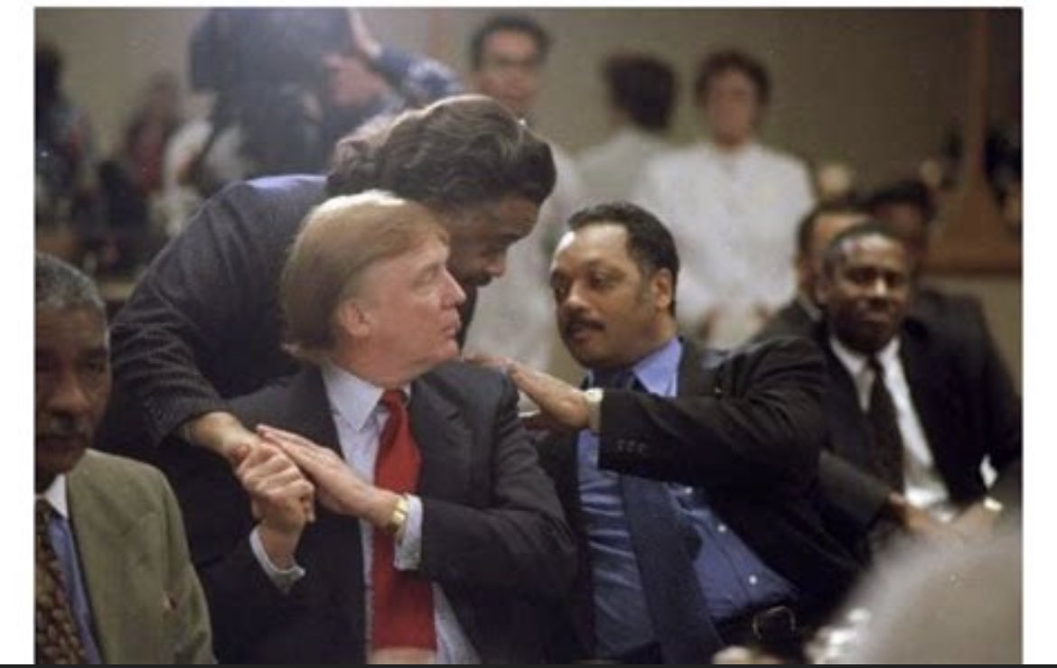 AbdelAvila7's tweet photo. Pero cuando te dicen que Trump es Racista โ๏ธโฆ ๐คท๐ฝ
#45President #DonaldTrump https://t.co/bh4pesOQp8