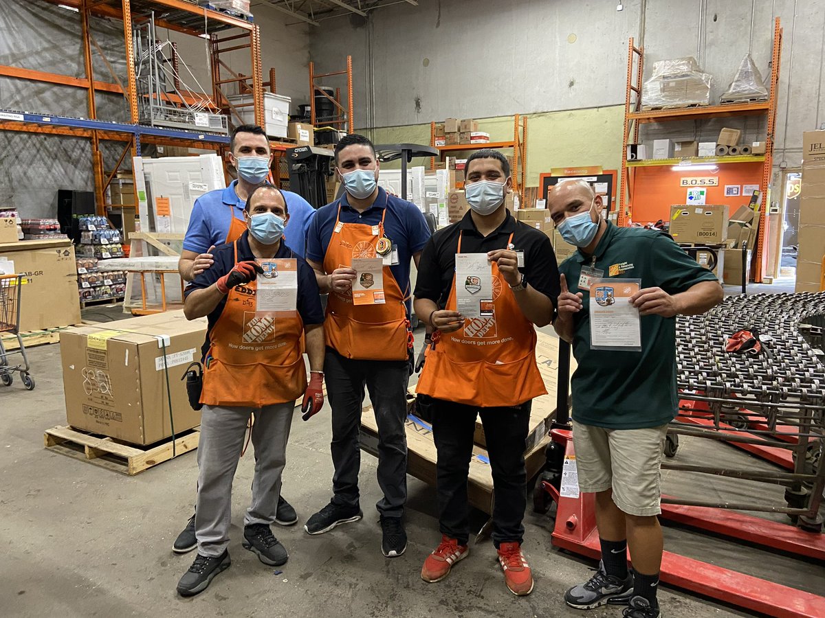 Today we celebrated 4 associates who live our values everyday! All of them go the extra mile to take care of our customers and each other!!! Thank you Eddie, Diego, Ian and Jazz! I appreciate you!!! <a href="/AHusenaj/">Albert Husenaj</a>