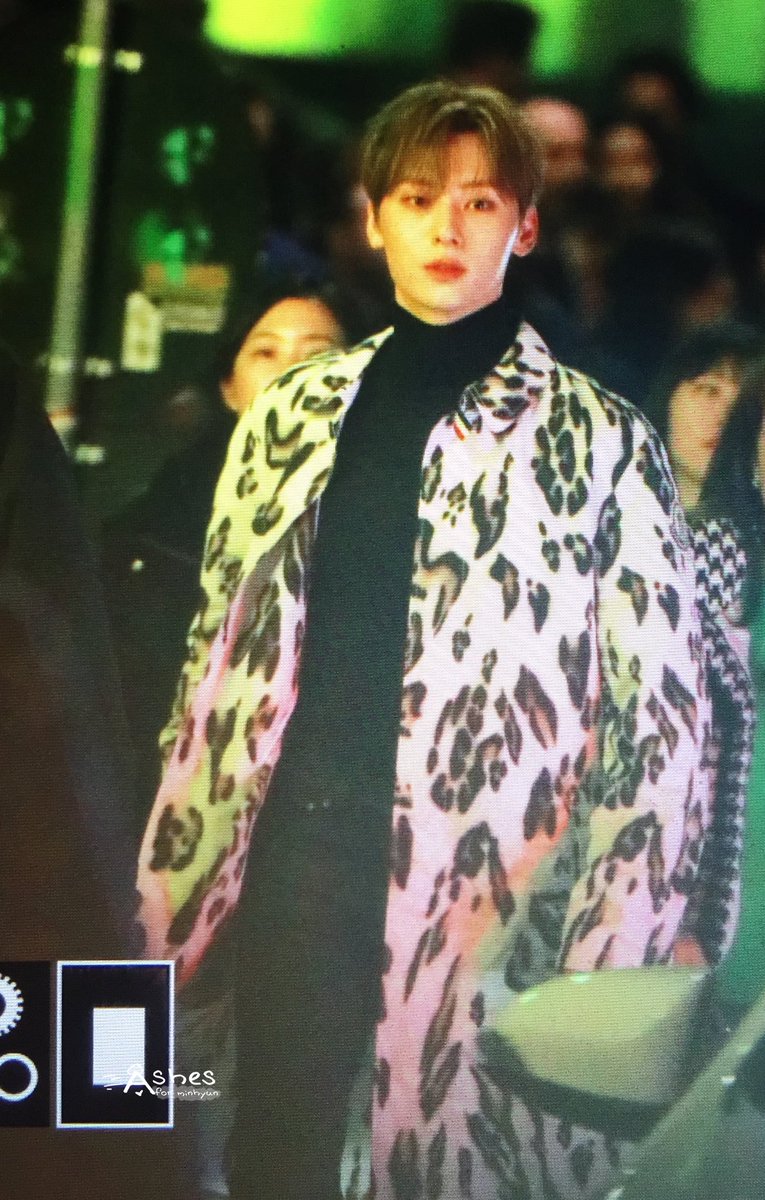 today_hmh's tweet image. 200219 밀라노 패윜 몽클레르

#황민현 #Hwangminhyun #오늘의황민현