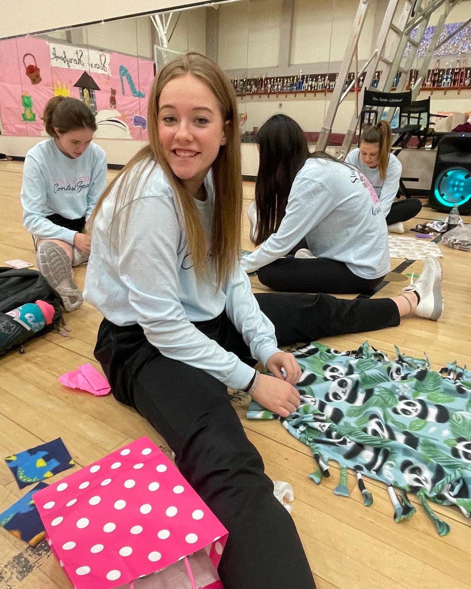 Blanket Making for Texas Children’s Hospital🤍
We greatly appreciate everyone who donated fleece and spent this afternoon making blankets.