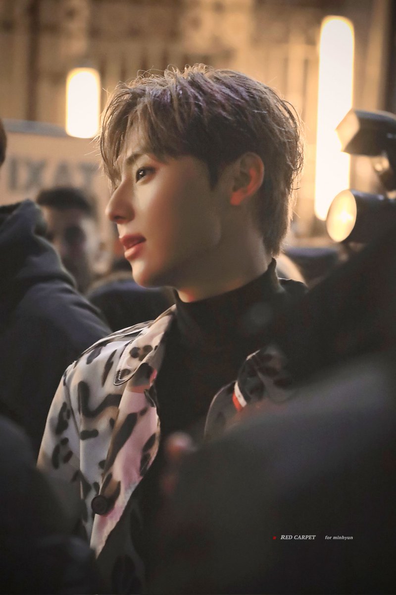 today_hmh's tweet image. 200219 밀라노 패윜 몽클레르

#황민현 #Hwangminhyun #오늘의황민현