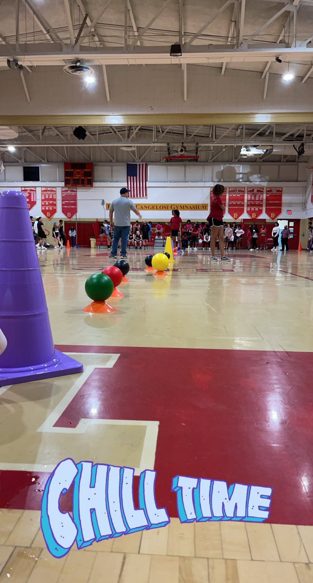 Coach_McGuigan's tweet photo. DodgeBall for charity!! @EHS_Softball1 @EHSSouthside @Edison_HS #TeamGuigs #Softball #charity https://t.co/OmED5JUzWr