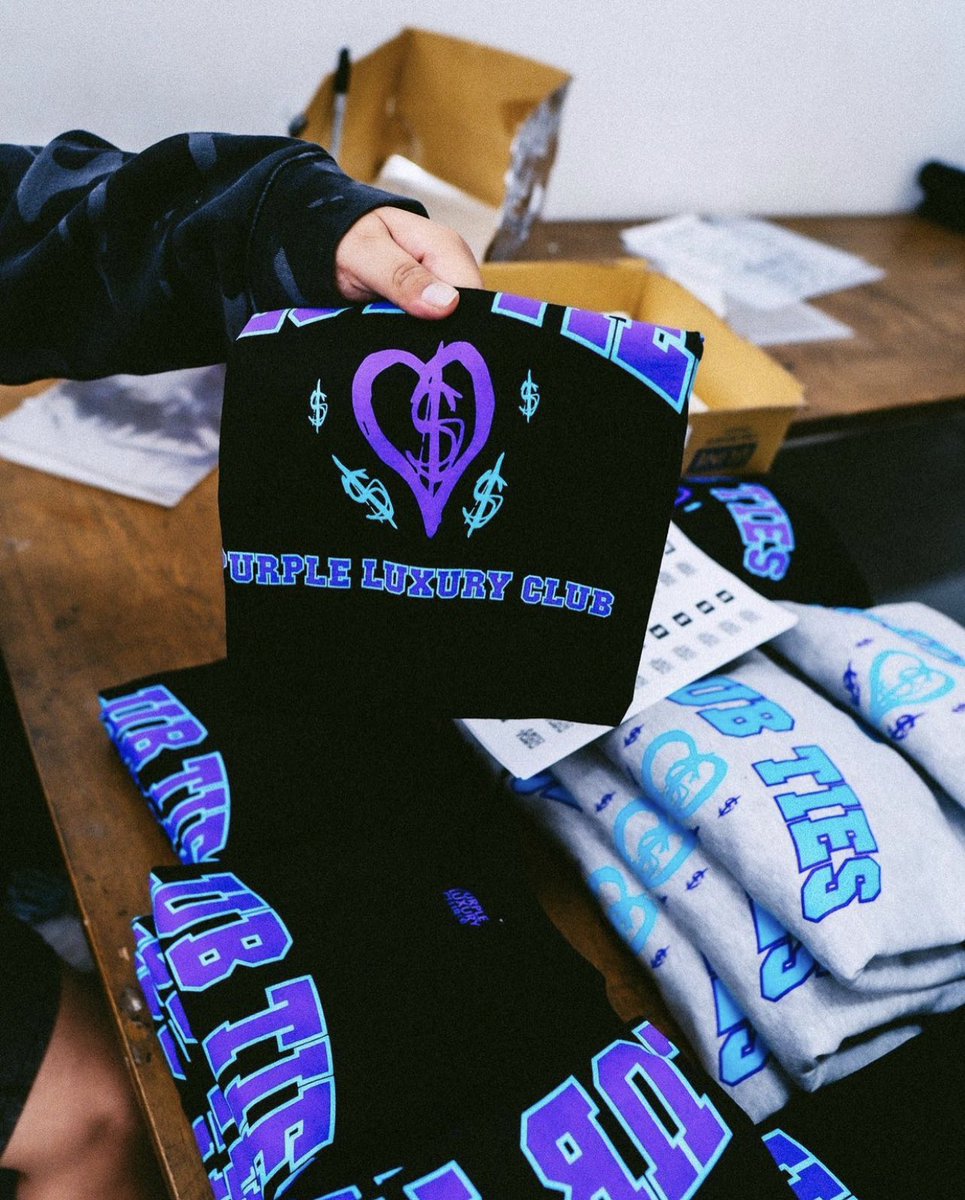 tcarriermusic's tweet photo. we live 💜 https://t.co/XwBXl6SxGx https://t.co/oHhkDiNSqw