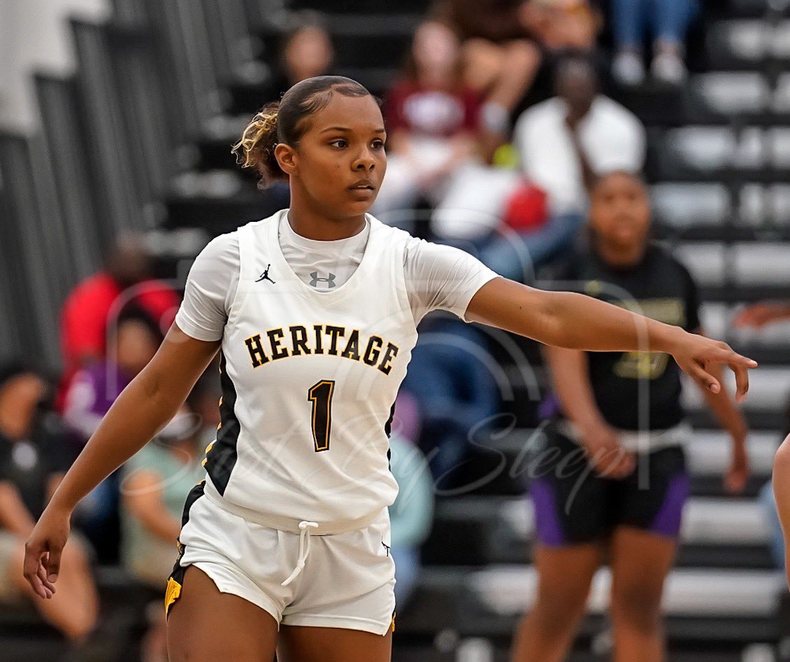 .<a href="/AH__Athletics/">American Heritage</a> HS (FL) 2024 PG Serenity Aragon (<a href="/_serenityaragon/">serenity aragon</a>) vs #Okeechobee 📸 <a href="/ThaRealSleep/">Michael Robinson aka “Sleep”</a>