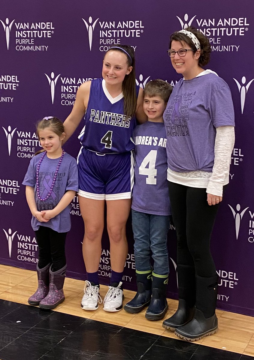 andrea_apol's tweet photo. Thank you for the continued love and support! So honored Ella represented me and my battle with cancer. The proceeds from the jersey/shirts go to @VAInstitute for cancer research. Thank you @TraciLHoward  and my WO army for sponsoring the jersey! #gowo https://t.co/XVdZ4okvHJ
