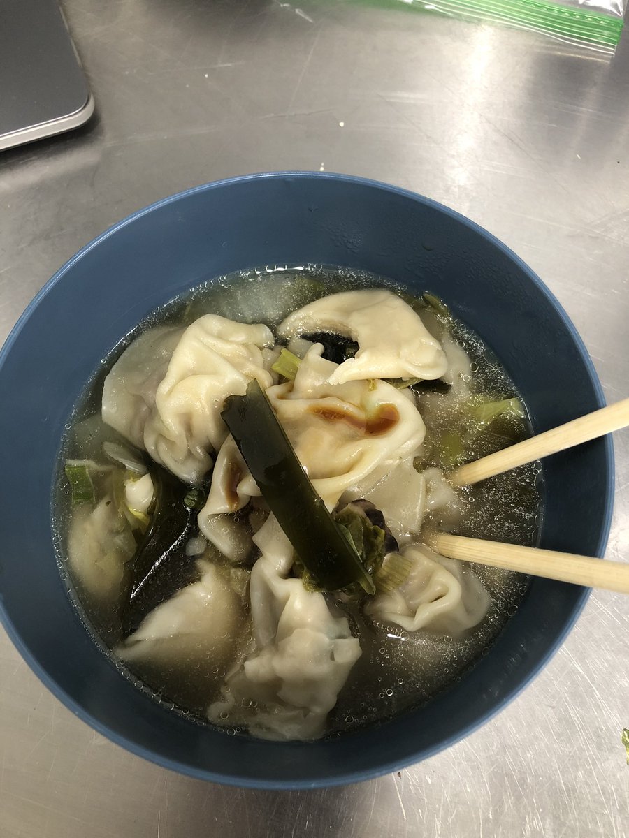 MinkaMaki's tweet image. Got cravings for wontons? Have a wonton party and feed friends! #wonton #CalBear #MEALS #GotSoup