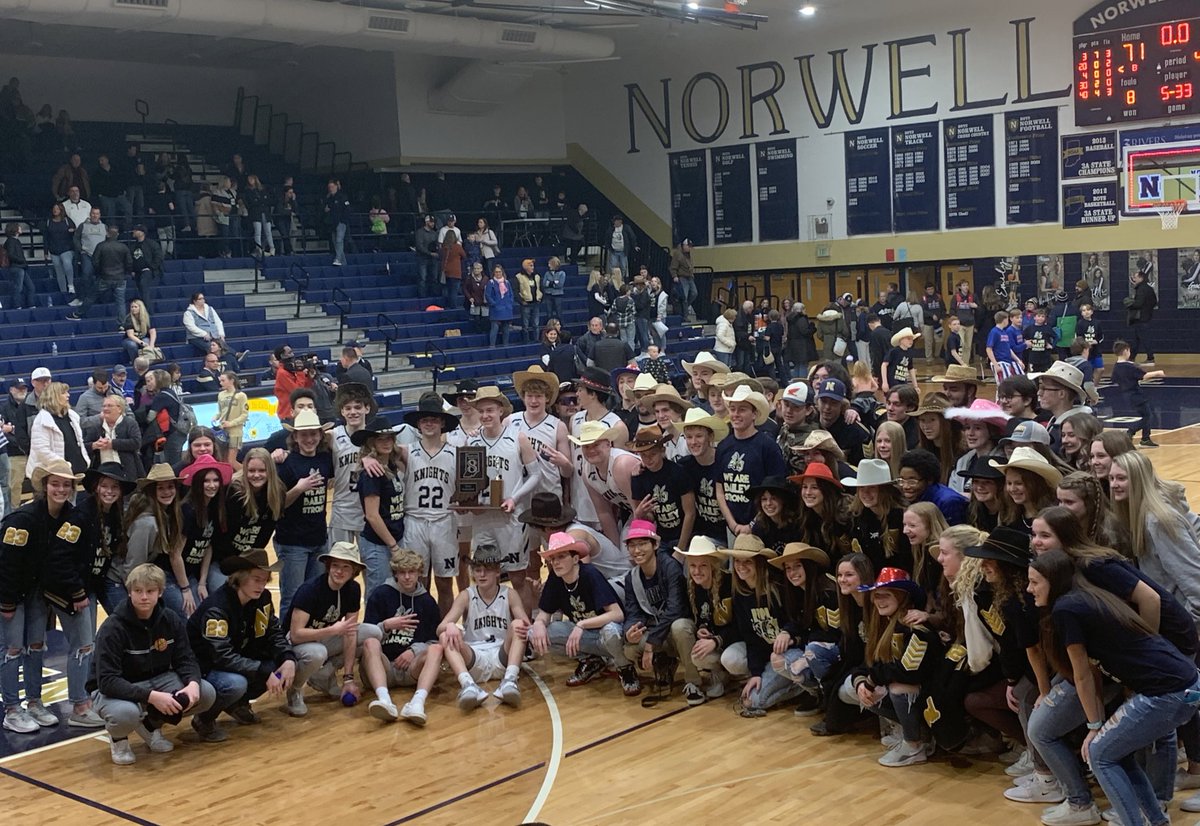 MNeuBolyn's tweet photo. @Norwell_Nation the best student section around. https://t.co/f3a0lRbPjY