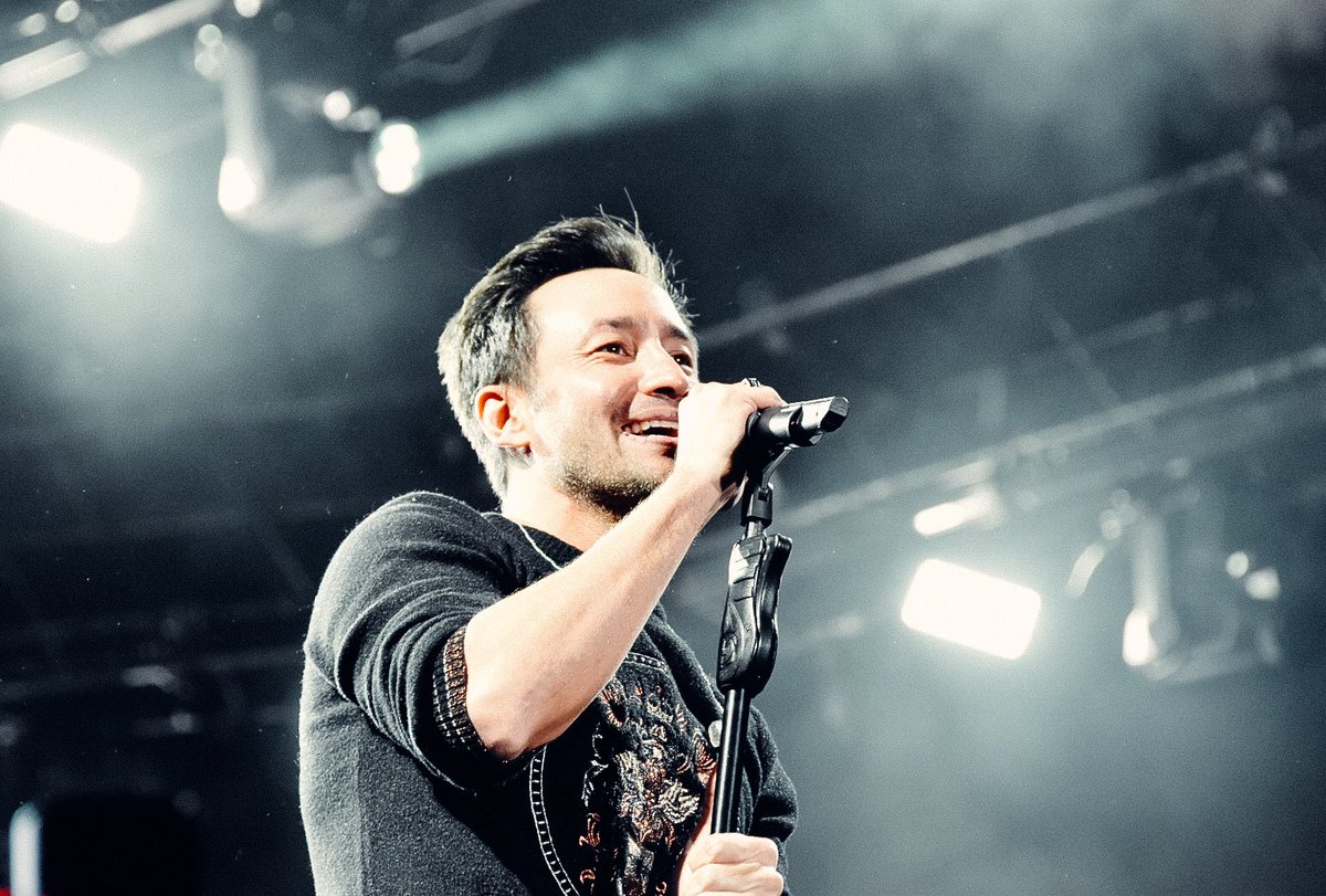 FiestadelLago's tweet photo. INCREÍBLE 🤩 show de @LucianoPereyra cerrando la anteúltima noche de la #FNDL2022 

¡NOCHE ÚNICA! ✨🎉 https://t.co/Z79BSDj84a
