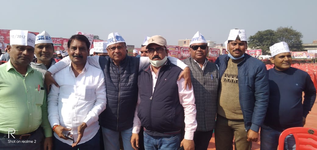 #BEdTET2011_अखिलेश_को_जिताएगा     सफेद टोपीधारी संगठन के युवाओं ने भारी हुंकार  अबकी बार सपा सरकार  <a href="/yadavakhilesh/">Akhilesh Yadav</a> <a href="/dimpleyadav/">Dimple Yadav</a> <a href="/sunilyadv_unnao/">Sunil Singh Yadav</a> <a href="/oprajbhar/">Om Prakash Rajbhar</a> <a href="/samajwadiparty/">Samajwadi Party</a> <a href="/MediaCellSP/">Samajwadi Party Media Cell</a> <a href="/proframgopalya1/">Prof. Ram Gopal Yadav</a> <a href="/anuragspparty/">Dr Anurag bhadouria</a> <a href="/BhadauriyaAnand/">Anand Bhadauria</a> <a href="/RajeevRai/">Rajeev Rai</a> <a href="/profamishra/">Prof. Abhishek Mishra</a> <a href="/jayantrld/">Jayant Singh</a> इ