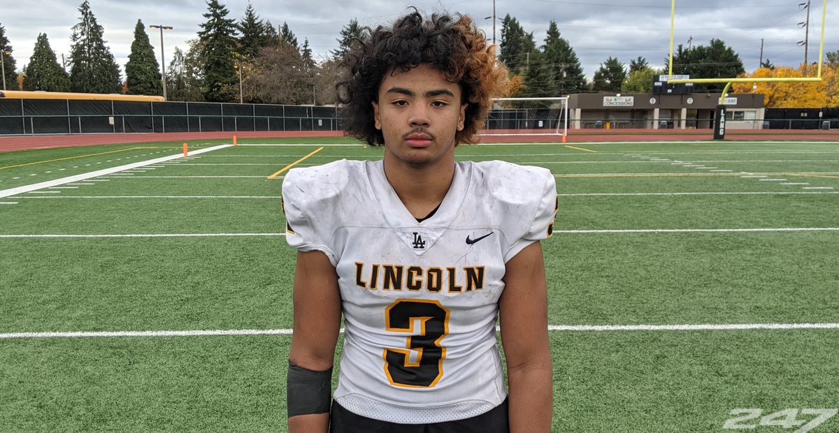 RylandSpencer's tweet photo. 2024 Lincoln athlete Navarre Dixon is in the semifinals of the 182-pound weight class at the Mat Classic. Dixon is also a tremendous two-way football player (RB/LB) for the Abes.

Love seeing all these multi-sport athletes!!!

https://t.co/KfpRuaZph2 https://t.co/D6ChiSYAHY