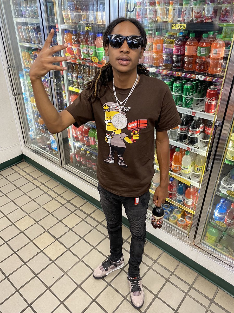 HowardBeastyy's tweet photo. Handling Mo Supreme Than Taco Bell 😂🔥 https://t.co/z89J9ip1zL