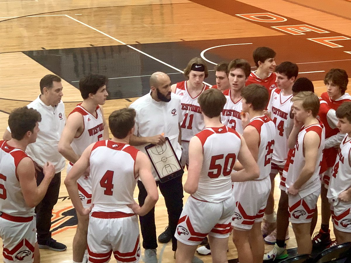 GregVanderwilt's tweet photo. 8 straight for this crew #warningup @WestonkaHoops https://t.co/CbusY0h1dU
