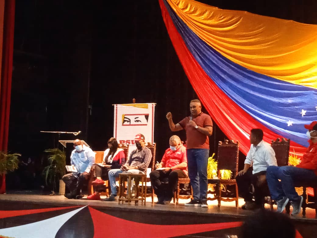 RSuarezPSUV's tweet photo. #18Feb Excelente encuentro del equipo político estadal @PSUVLara_ con los integrantes de la D.N @PartidoPSUV @PedroCarreno_e y @pinfantea quienes dieron orientaciones para el cumpliendo de las 3R rumbo al V congreso del #Psuv y IV de la #Jpsuv @NicolasMaduro @dcabellor https://t.co/Viw50FmCrM