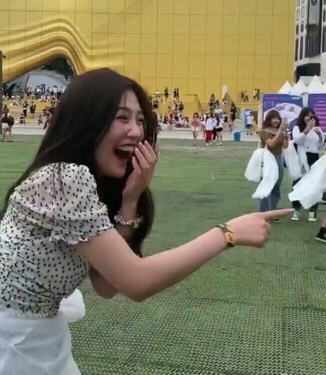 junnpxae's tweet photo. กูกับเพื่อน:
มึงทำไม่ทันหรอ    มึงก็เหมือนกันนิ #netsat https://t.co/4IYXTBE12m