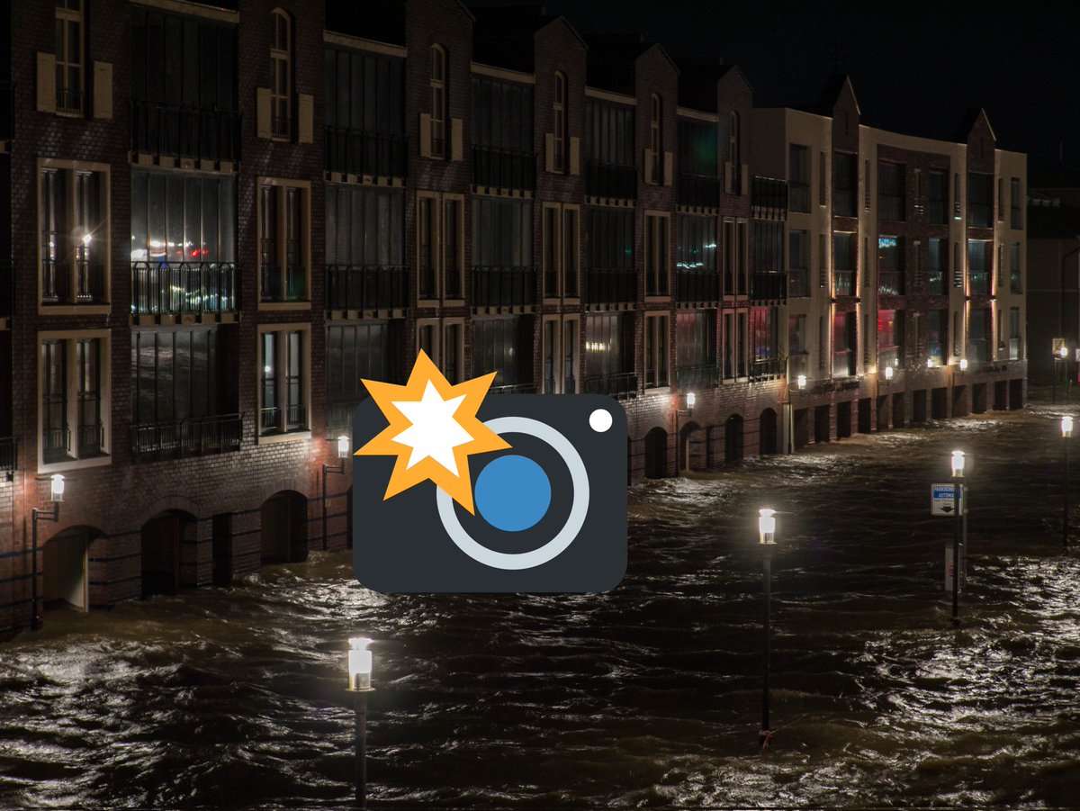 MerwinGo's tweet photo. Ich habe mir den Wecker gestellt um die #Sturmflut in #bremerhaven zu dokumentieren. #sturm #zeynep drückt einiges an Wasser gegen die #FlutTore der #Weser/#Geste. Mehr Bilder sind gerne auf Anfrage zu Erwerben! @weserkurier @ndr @nordseezeitung https://t.co/EgDRA37GmT