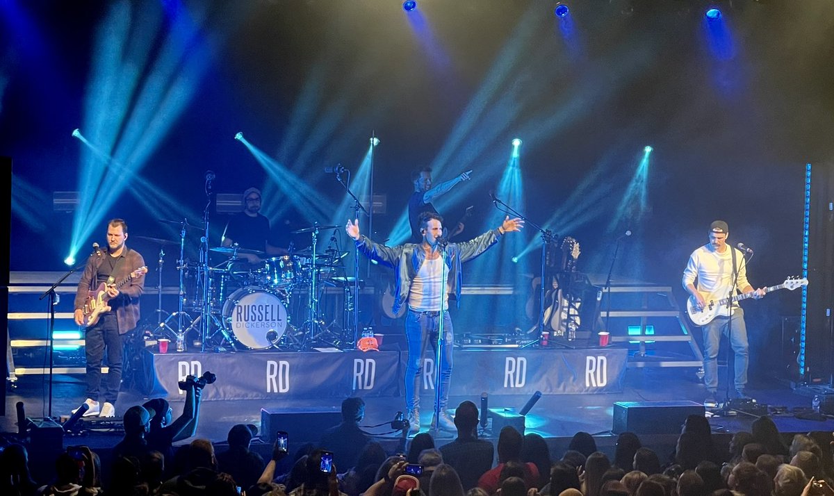 therave's tweet photo. The Milwaukee #RDFam showed up tonight! Time to get rowdy with @russelled! ππ» https://t.co/mP8wMfHvSU