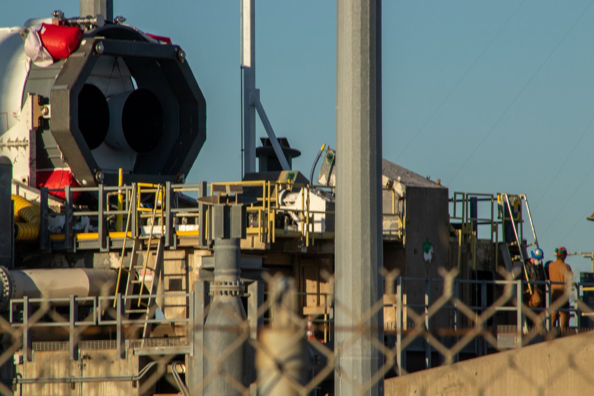 spacepat_o's tweet photo. Earlier today, Antares is seen at Pad 0A at @NASA_Wallops as late loading and preparations were carried out before Saturday's launch to the International Space Station! #NG17 https://t.co/r6HriIDNuE