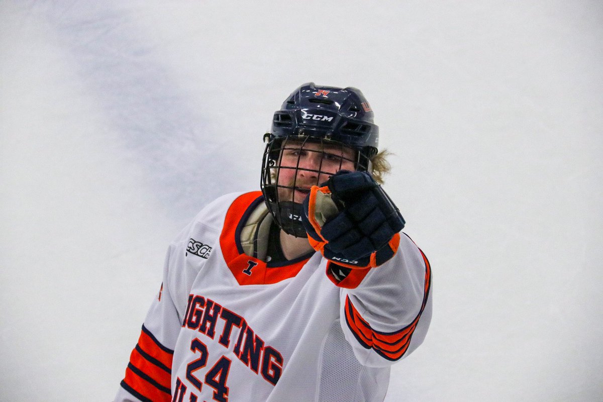 IlliniHockey's tweet photo. FINAL:
#Illinois 3 - @BobcatsHockey 2
Scored by @MikeIvory326 
45 SOG for Illinois and 36 SOG for @BobcatsHockey https://t.co/Jtb6XRUoEO